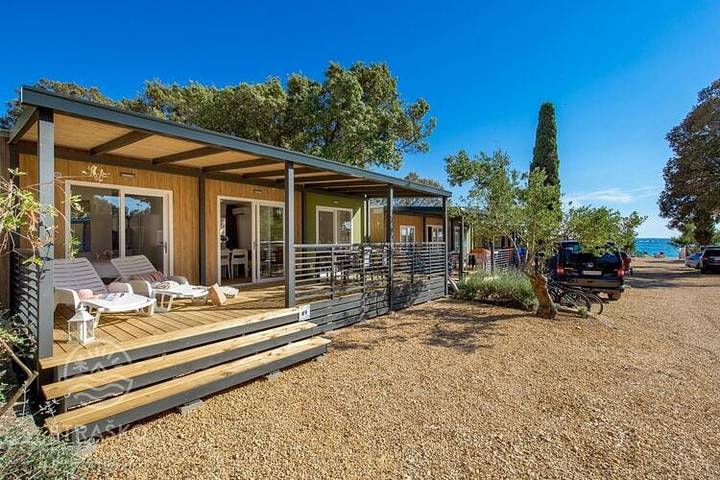 Camping für 4 Personen, mit Whirlpool und Kinderpool sowie Pool auf Pag