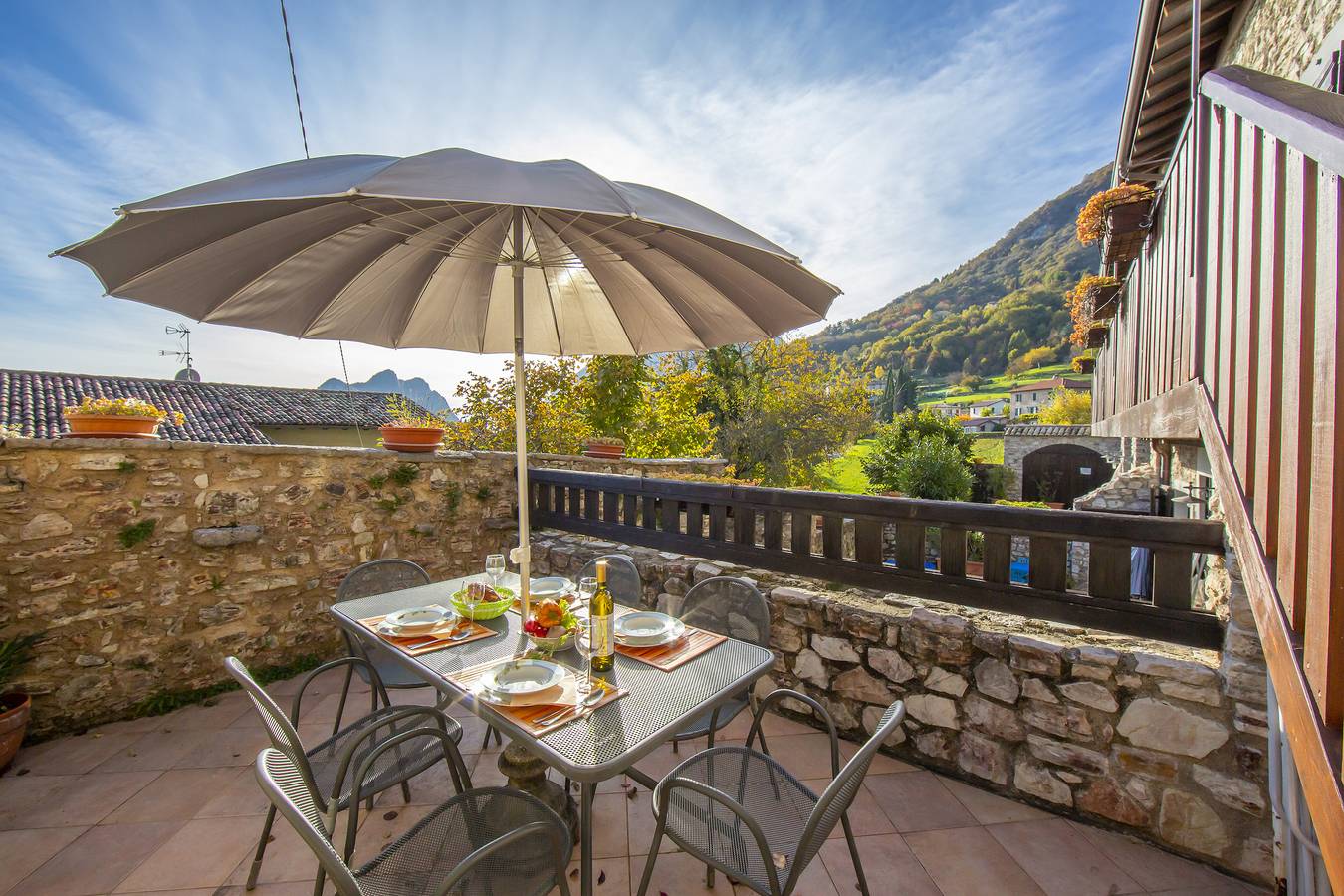 Appartamento intero, Liano Orchidea -Terrace & parking in Gargnano, Prealpi Gardesane