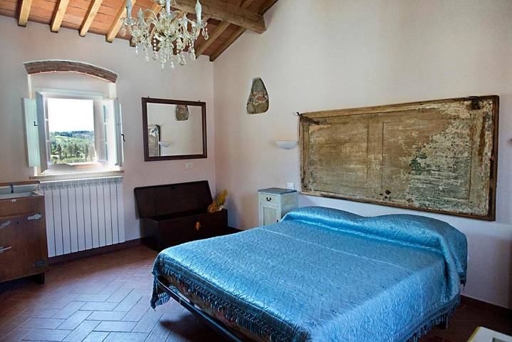 Agriturismo per 5 persone, con Giardino e Piscina nonché Panorama a Crespina Lorenzana