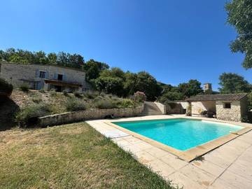 Gîte pour 6 personnes, avec piscine ainsi que terrasse et jardin à Mirmande