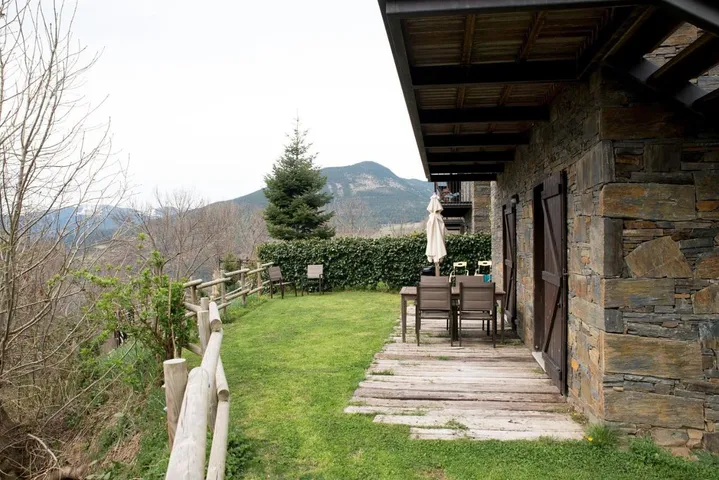 Casa de vacaciones para 6 personas, con piscina además de vistas y jardín - 1