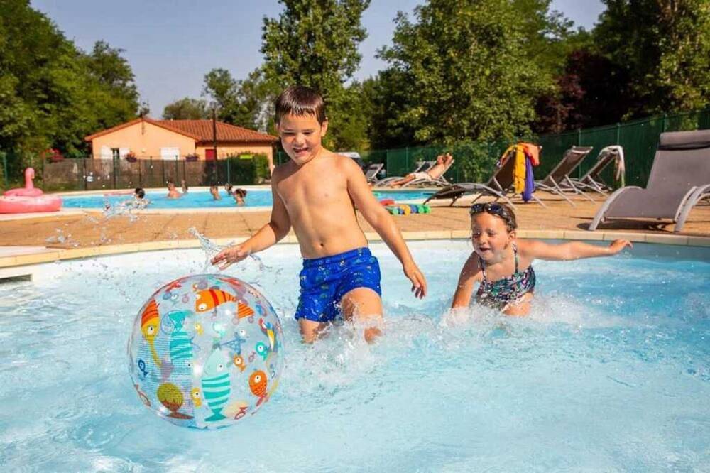 Camping 3 étoiles - Piscine  - ccafg0f in Vieille-Brioude, Macizo Central