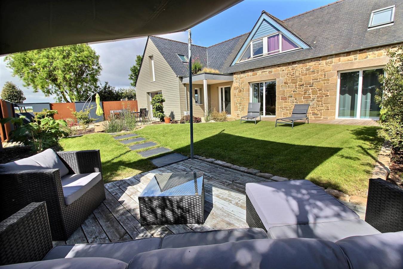 Maison De Vacances pour 6 Personnes dans Plougrescant, Région de Lannion