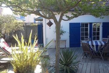 Gîte pour 10 personnes, avec jardin et terrasse dans Office De Tourisme De Capbreton