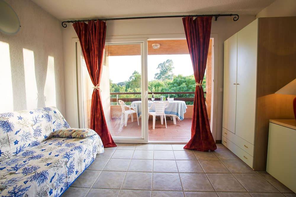 Appartamento intero, Monolocale 2 3 persone, Ghisonaccia, 150 m dal mare in Marina d'Oru, Ghisonaccia