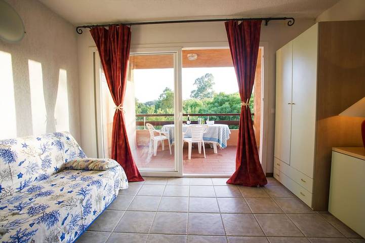 Ganze Wohnung, Studio 2 3 Personen, Ghisonaccia, 150 m vom Meer entfernt in Marina d'Oru, Ghisonaccia