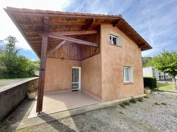 Gîte pour 4 personnes, avec jardin, animaux acceptés à Serres-sur-Arget