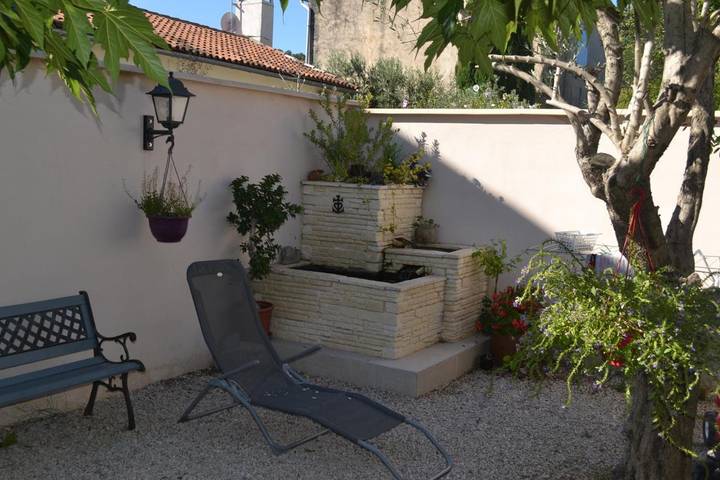 Gîte pour 4 personnes, avec piscine ainsi que jardin et terrasse à Barbentane - 4