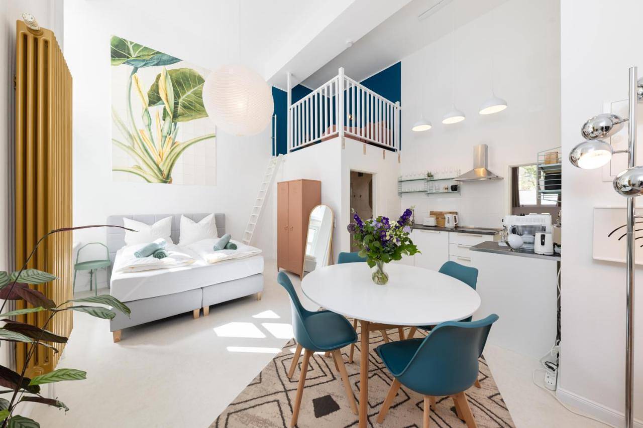 Geheel appartement, Great 2-room Loft with 2 bathrooms and 2 kitchen in Centrum van Berlijn, Berlijn
