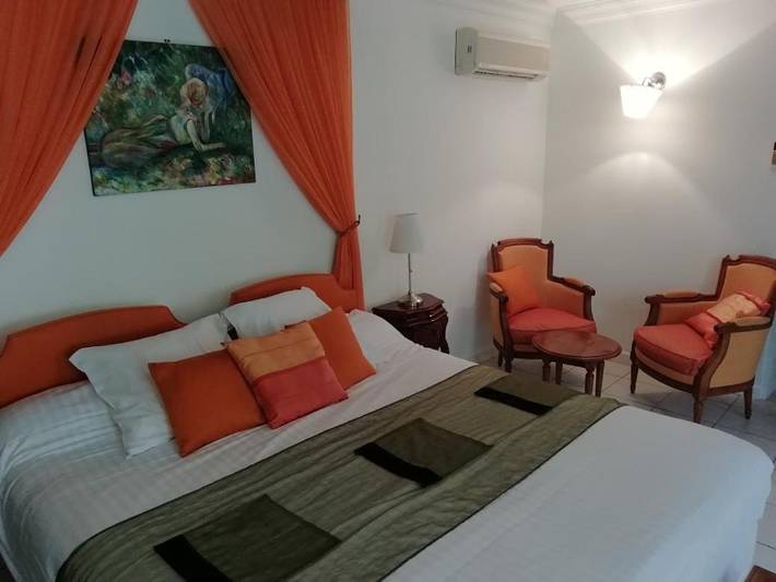 Hôtel pour 2 personnes, avec jardin et vue, animaux acceptés à Issoudun - 2