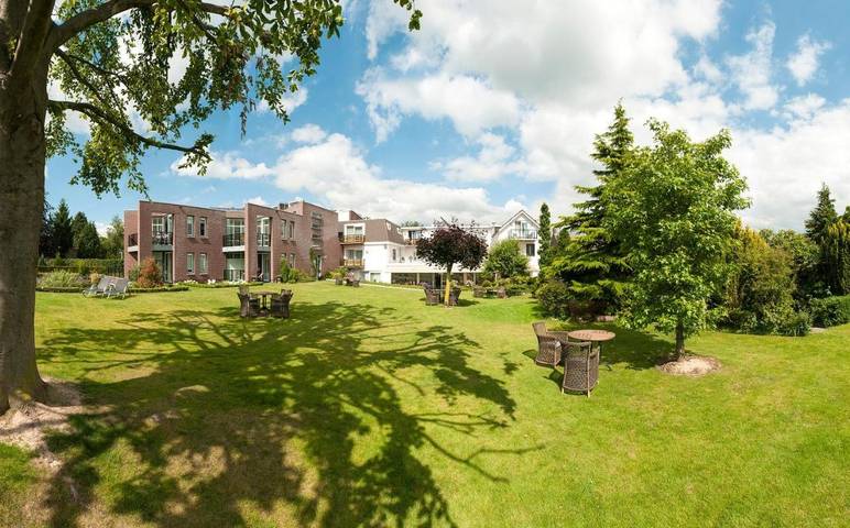Hotel voor 4 personen, with Balkon and Terras as well as Tuin and Zwembad in Epen