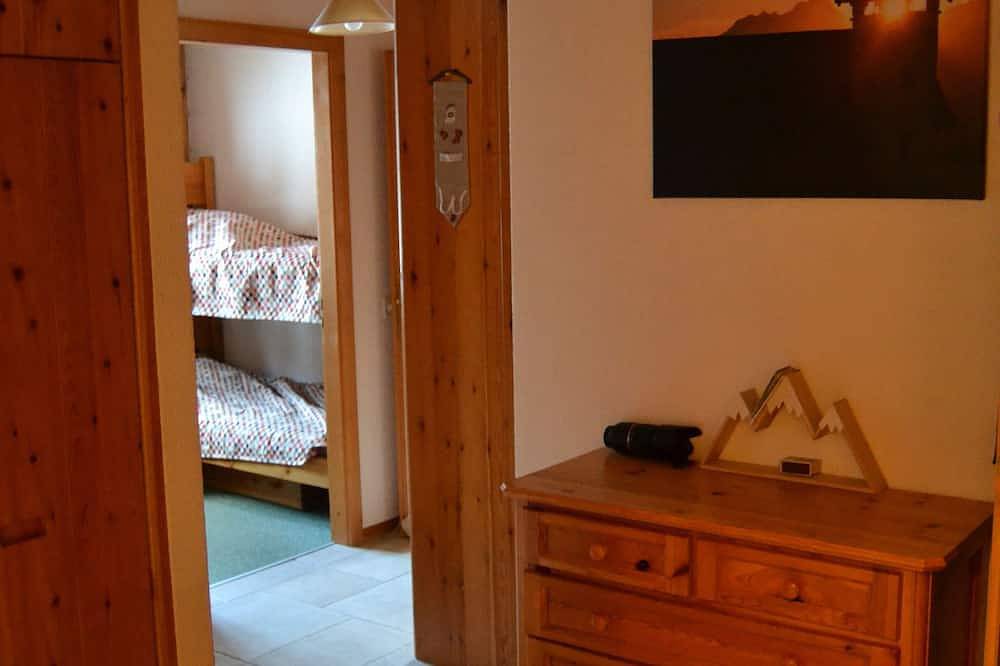 Geheel appartement, Prachtig appartement in Zomer / Winter kalm, aan de voet van de hellingen / aan het begin van de wandelingen in Champoussin, Val-d'Illiez