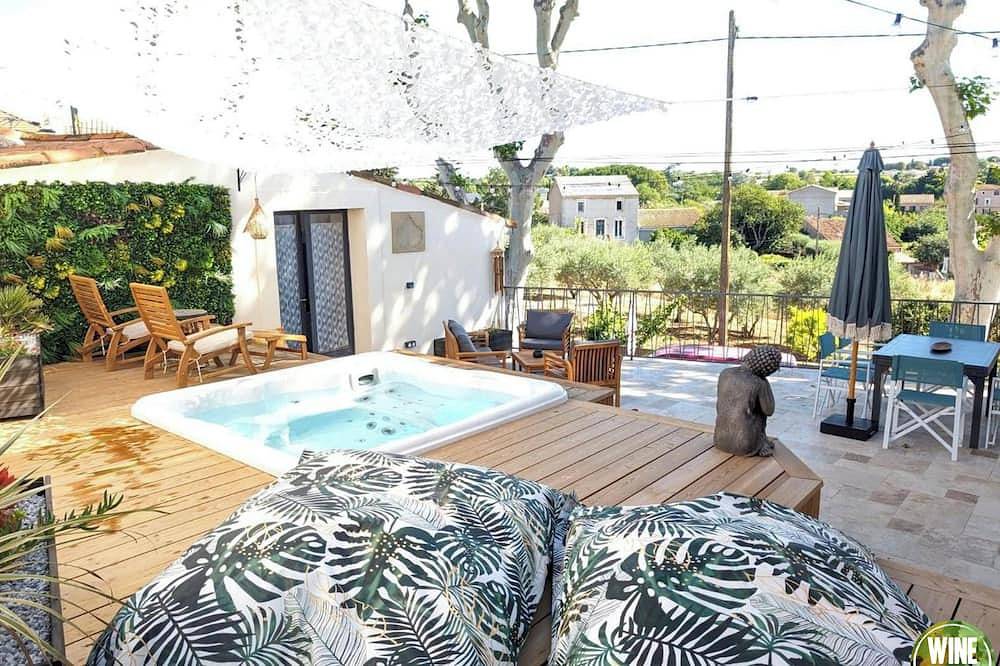 Appartement entier, Wine Spa Occitanie - Suite 80m2 Jacuzzi Privatif in Servian, Côte méditerranéenne (France)