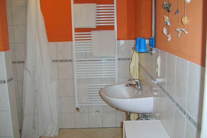 Ganze Wohnung, Haus Tholund - Fewo 2 in Nordfriesische Inseln (Schleswig-Holstein) (Schleswig-Holstein), Utersum