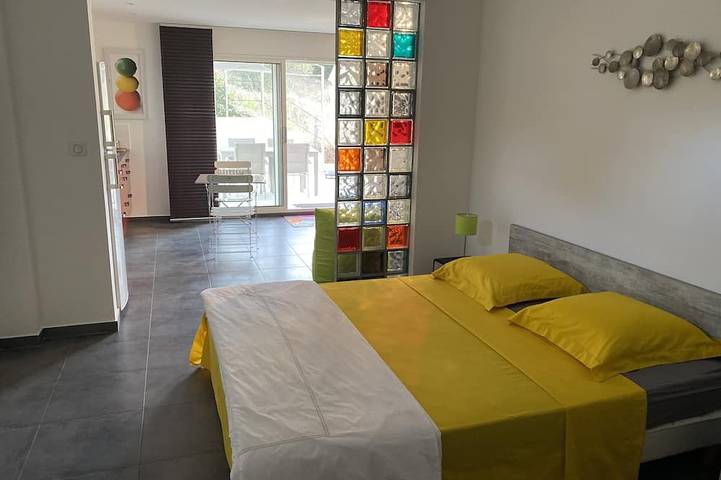 Gîte pour 2 personnes, avec terrasse ainsi que jacuzzi et jardin à Viggianello - 2