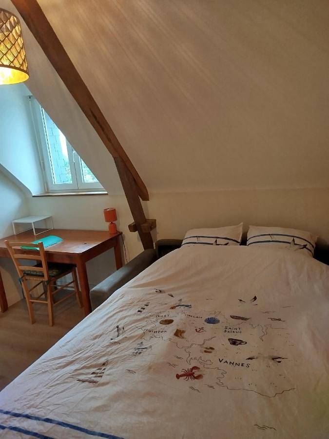 Gîte pour 2 personnes, avec terrasse et vue à Landévant