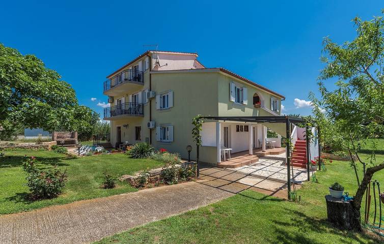 Ferienwohnung für 2 Personen, mit Balkon/Terrasse, mit Haustier in Fazana - 2