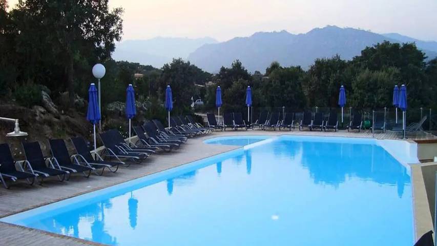 Gîte pour 9 personnes dans Sainte-Lucie de Porto-Vecchio - 2