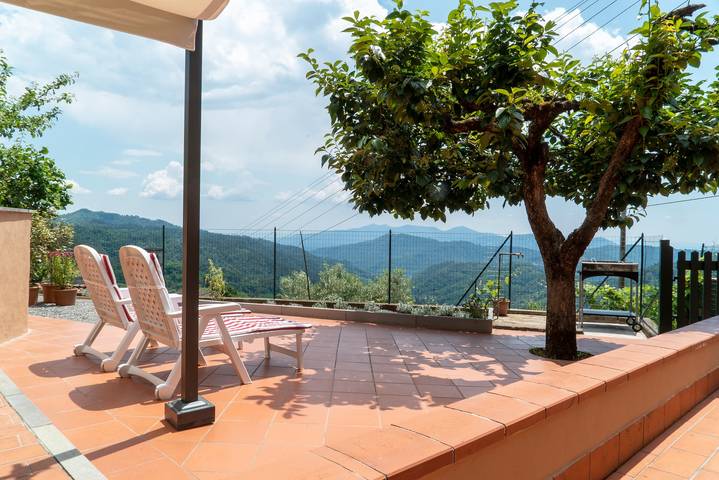Holiday rental for 4 people, with garden in Tuscany