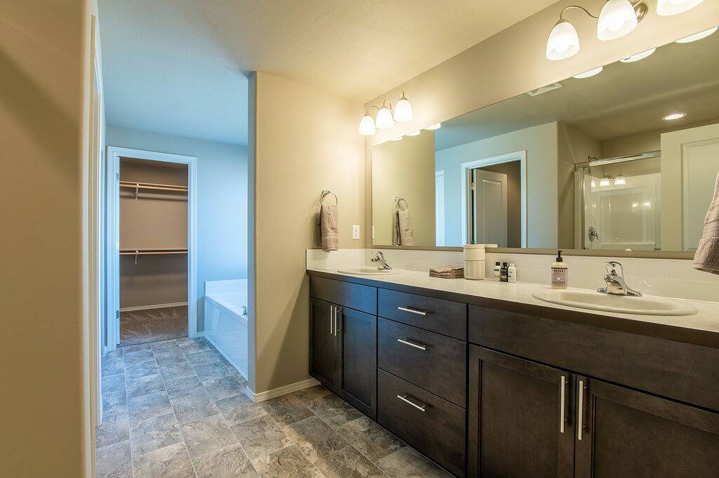 Gorgeous modern farmhouse in Tri Cities, Wa in Kennewick, Washington