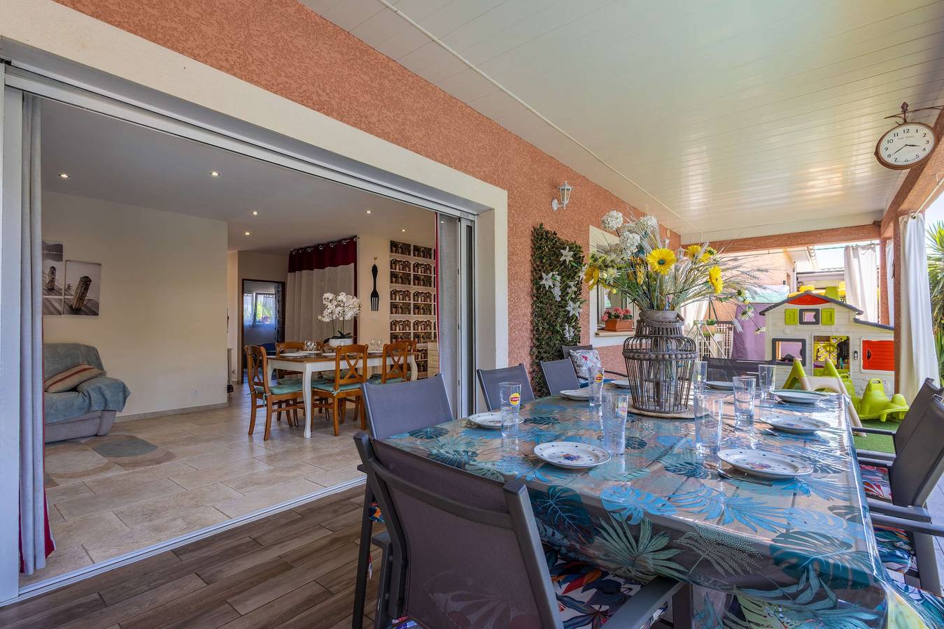 Charming ground floor villa apartment with a heated swimming pool in Cers, Côte méditerranéenne (France)