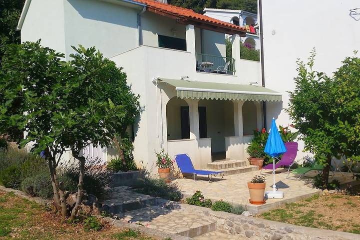 Smještaj za odmor za 5 osoba, s Balkon i Terasa, kao i Vrt u Brist