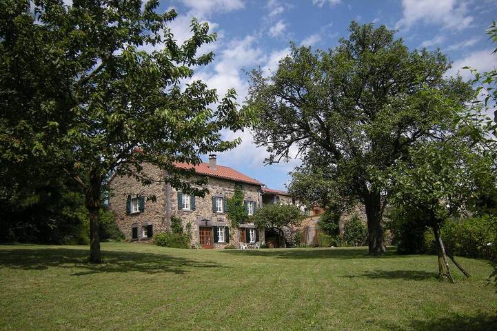 Gîte pour 6 personnes, avec Balcon et Jardin à Orcines