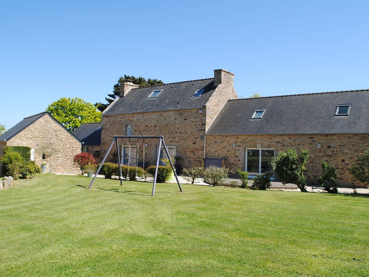 Villa Beheizter Innenpool 30 in Plouguin, Région de Brest