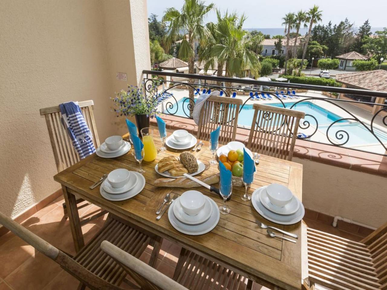 Ferienwohnung für 4 Personen mit Balkon in Marine de Bravone, Linguizzetta