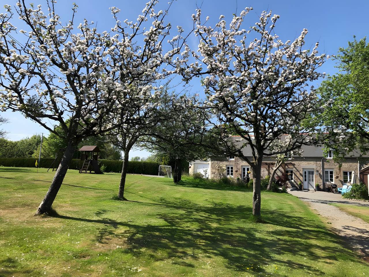 Ferme familiale spacieuse Hill Crest avec vues superbes et usage exclusif in Vengeons, Région d'Avranches