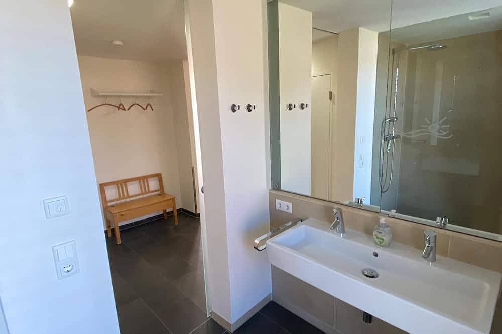 Sonnenchalet: Luxus-Chalet mit Terrasse, Kaminofen & Wlan in Bodman-Ludwigshafen in Bodman-Ludwigshafen, Landkreis Konstanz