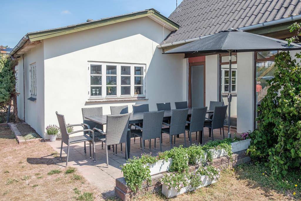Renoviertes Ferienhaus im traditionellen Stil mit Panoramablick über die Ebeltoft Bucht in Egsmark Strand, Süddjursland