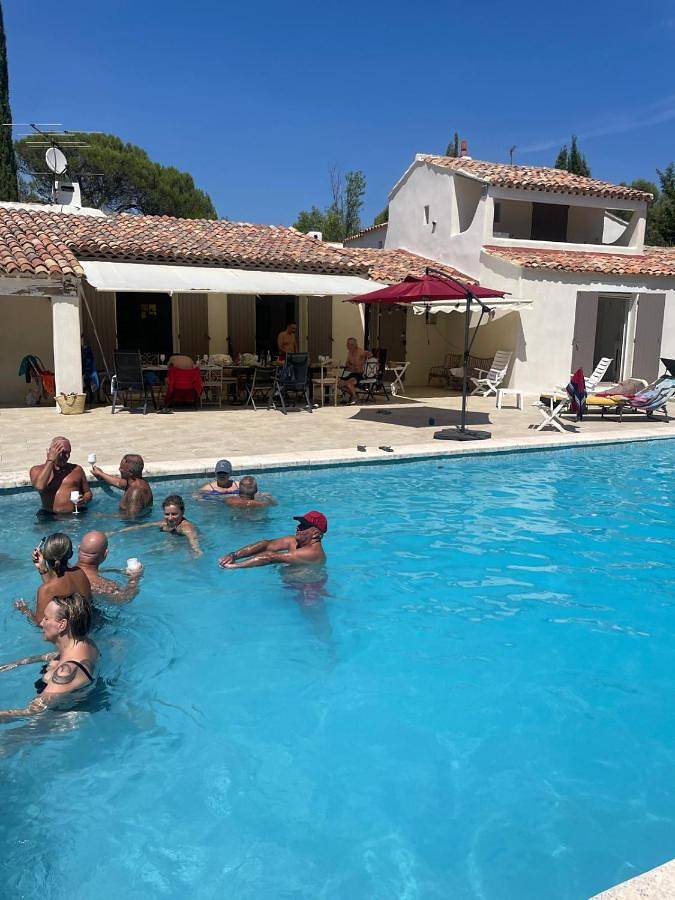 Apartamento de vacaciones para 4 personas, con jardín además de piscina y vistas - 1