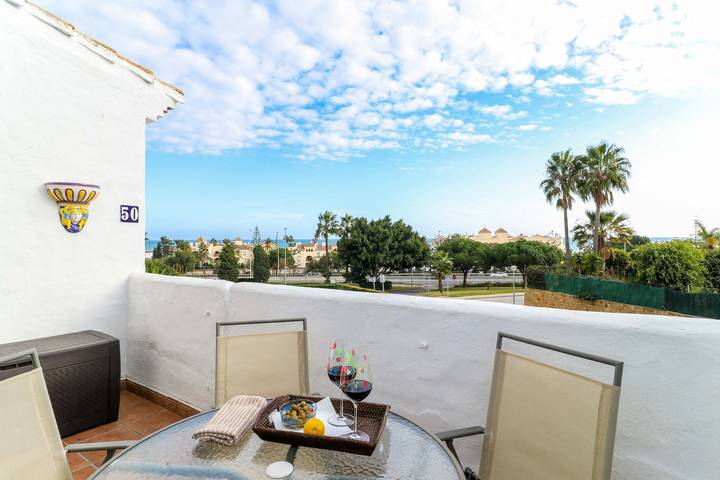 Entire apartment, La Cala apartment with sea views, close to beach in La Cala de Mijas, Mijas