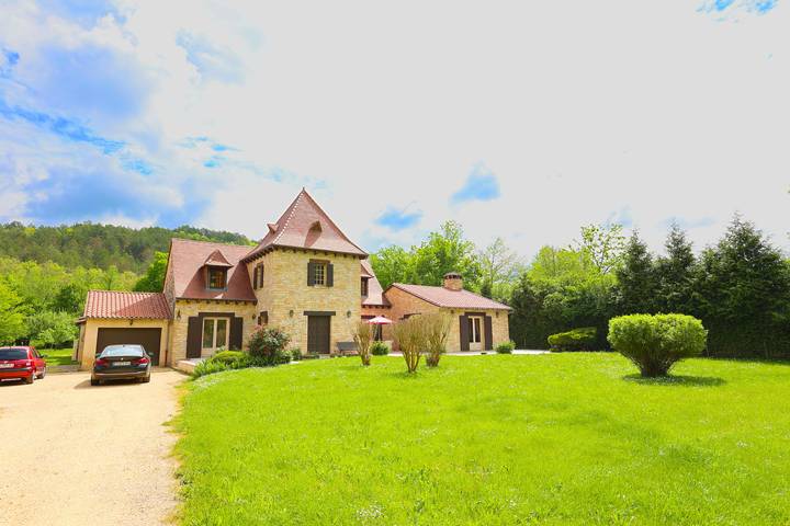 Gîte pour 10 personnes, avec jacuzzi et piscine, animaux acceptés à Monplaisant - 2