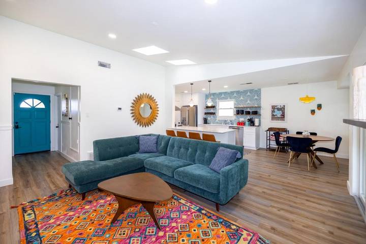 Casa de vacaciones para 11 personas, con piscina además de jardín y jacuzzi, Se admiten mascotas - 1