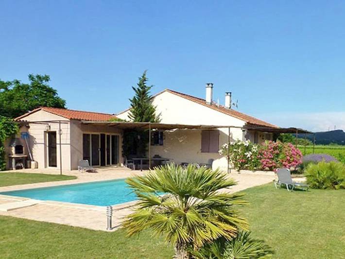 Location de vacances pour 8 personnes, avec Terrasse ainsi que Jardin et Piscine à Saint-Michel-d'Euzet
