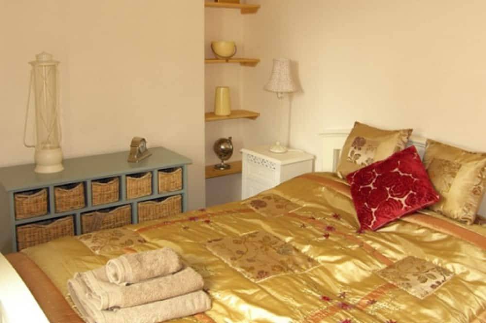 Charming, Spacious cottage near Gower and Brecon Beacons.Pets welcome free.Wi-Fi in Brecon Beacons