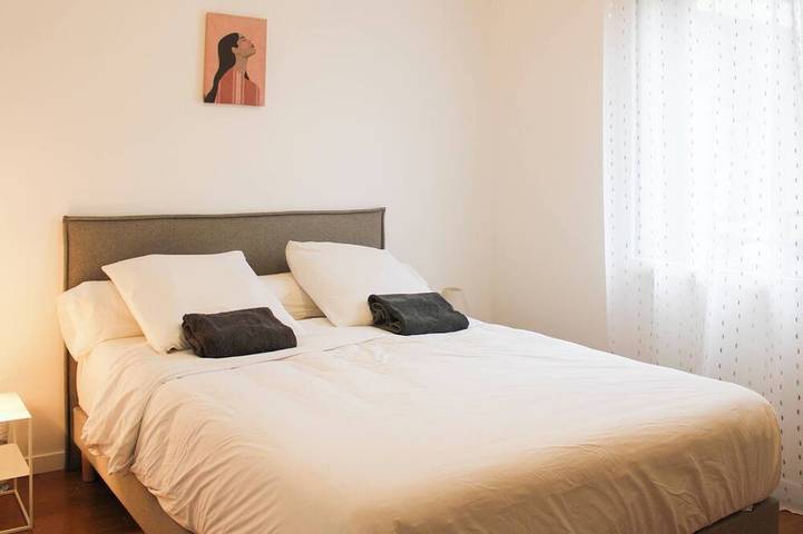 Appartement entier, Appartement avec balcon et parking proche métro in Asnières-sur-Seine, Hauts-de-Seine