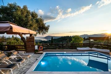 Gîte pour 5 personnes, avec jardin et balcon à Leucade