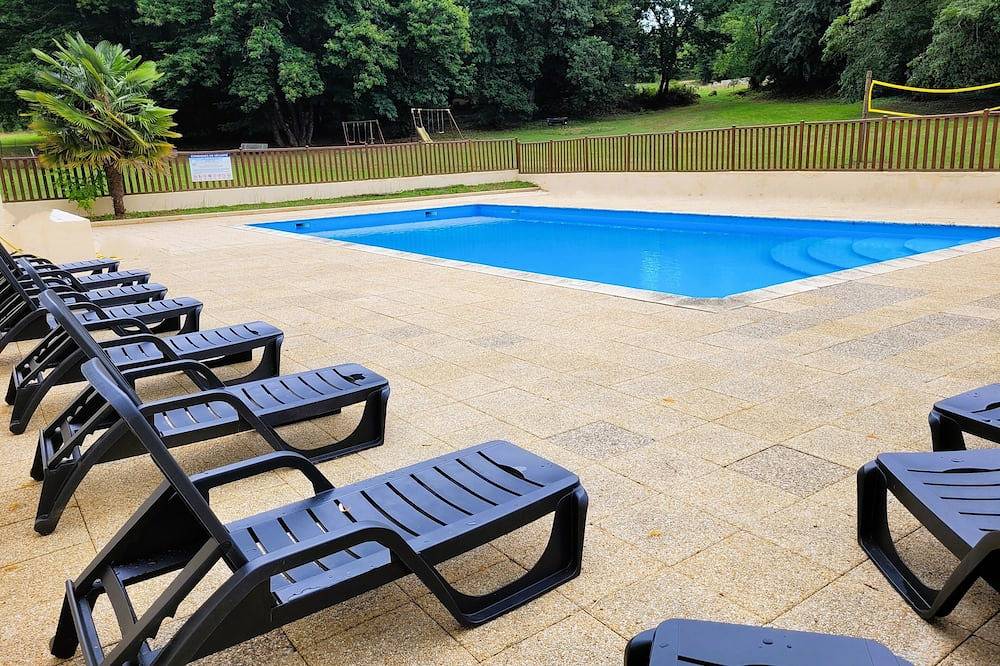 Gîte pour 5 à 7 personnes à Sarlat. Piscine chauffée à partager, nature, wifi in Sarlat-la-Canéda, Périgord Noir