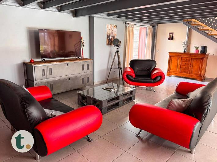 Location de vacances pour 8 personnes, avec jardin et terrasse à Saint-Paul-en-Pareds