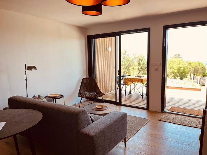 Location de vacances pour 4 personnes, avec piscine ainsi que jardin et vue à Félines-Minervois - 2