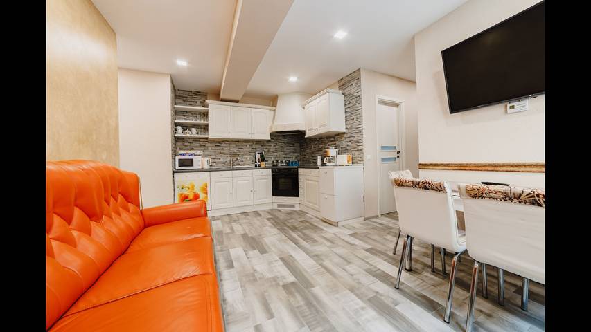 Gîte pour 6 personnes, avec terrasse et vue dans Poiana Brasov - Brasov - 2