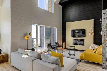 Gîte pour 8 personnes, avec piscine ainsi que vue et balcon dans Baie-Saint-Paul