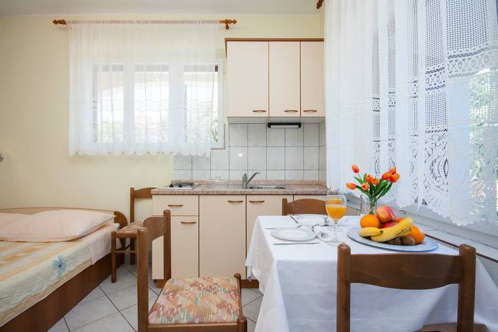 Holiday rental für 2 Personen, mit Balkon und Terrasse sowie Garten in Primosten - 4