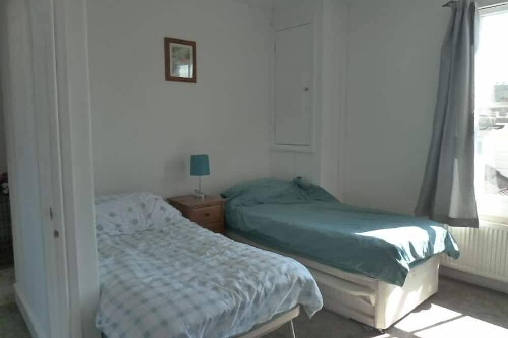 Geheel appartement, Mooie lichte, ruime flat met zeezicht in Herne Bay, Kent