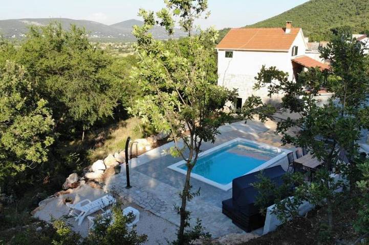 Ferienhaus für 5 Personen, mit Terrasse und Garten - 1