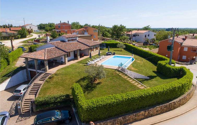 Ferienhaus für 8 Personen, mit Terrasse und Garten in Visnjan