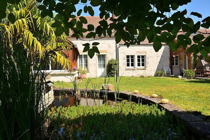 Chambre d’hôte pour 5 personnes, avec piscine ainsi que jacuzzi et jardin dans Loiret